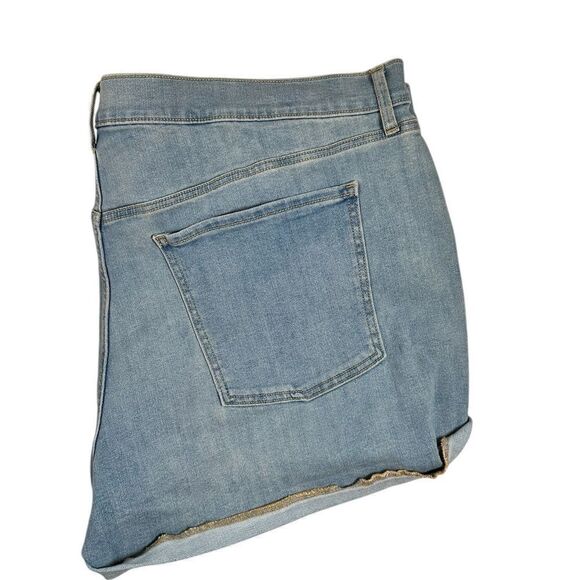 NWT Old Navy Plus Size Mid-Rise Denim 3” Shorts Cuffed Hem - Size 24 - Picture 6 of 8